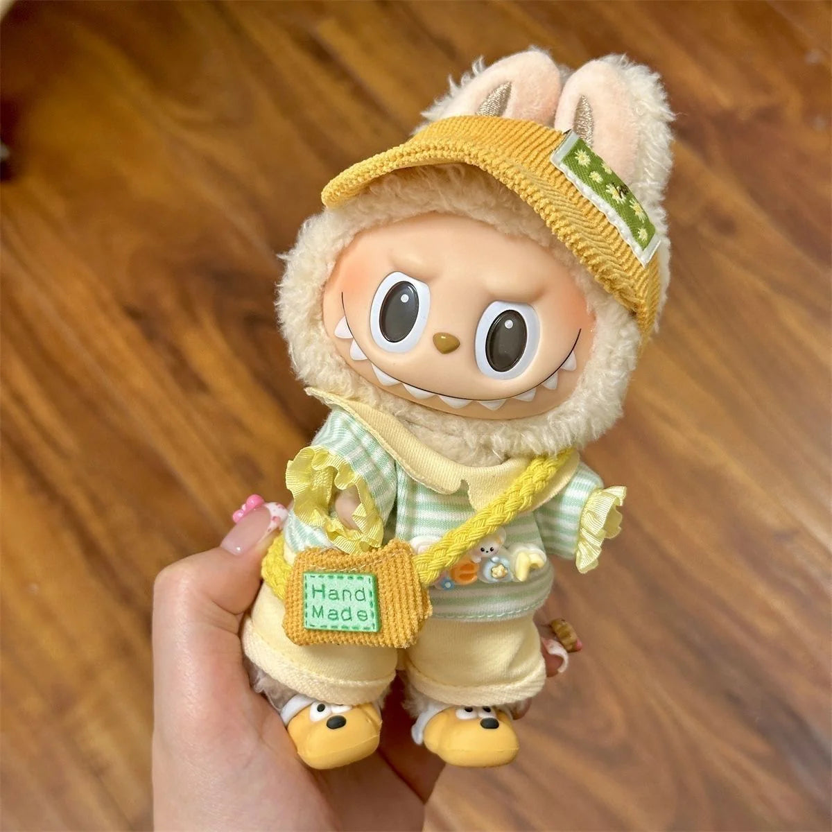 Handmade shorts and T-shirt for Labubu 17cm doll